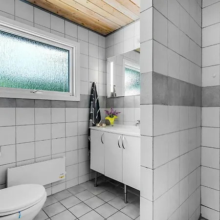 4 Bedroom Cozy In Vakantiehuis
